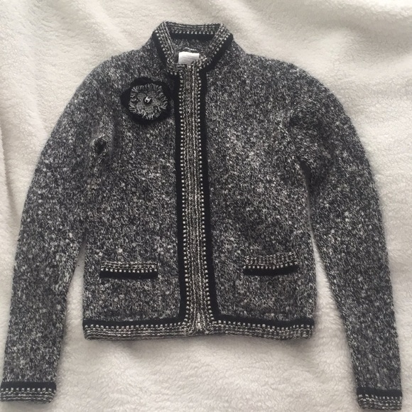 Chanel beautiful Cashmere Cardigan - Picture 4 of 8